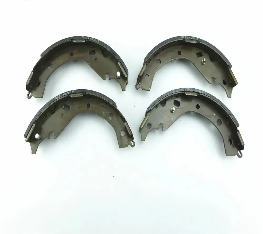 Rear brake shoe set